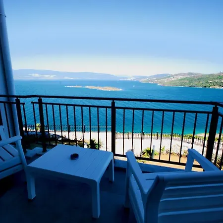 With The Pool And Sea View, As You Can Have A Pleasant Time On Your Balcony * Богазычи