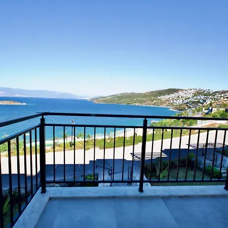 With The Pool And Sea View, As You Can Have A Pleasant Time On Your Balcony * Богазычи